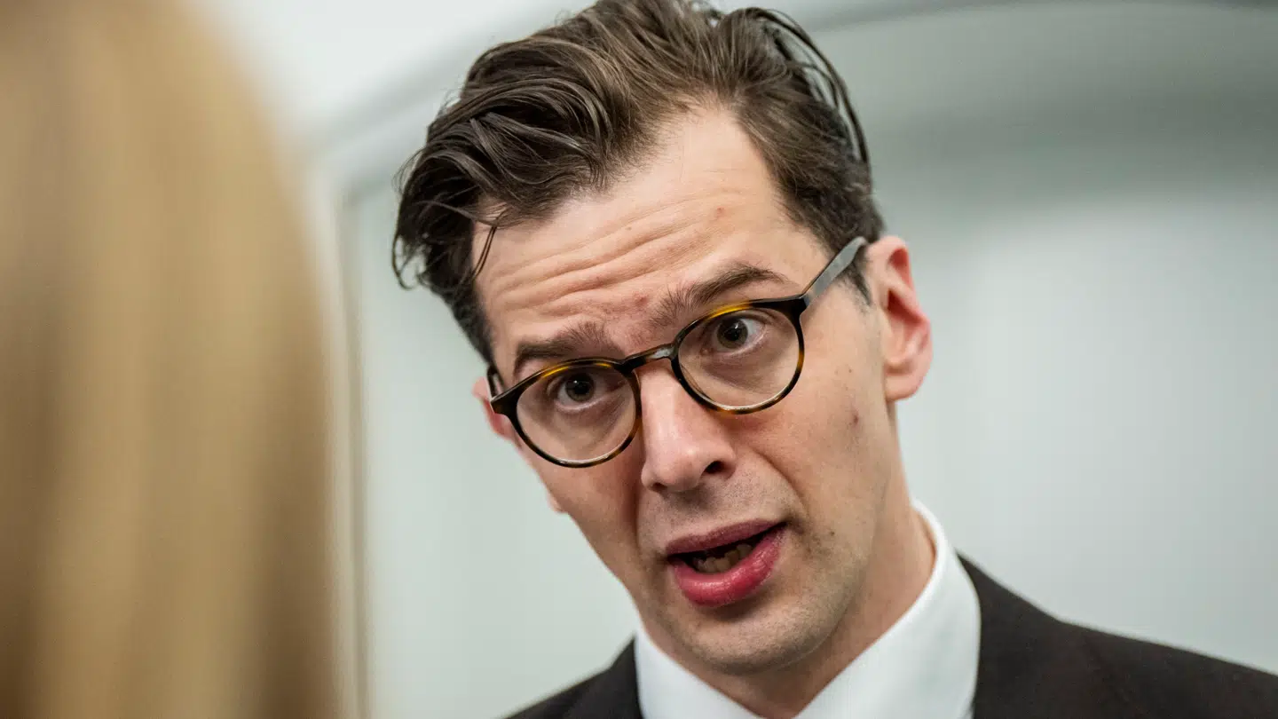 Liberal Alliance's formand Alex Vanopslagh mener ikke, at statsminister Mette Frederiksen kan være bekendt at lufte diffuse overvejelse, der kan have stor betydning for boligmarkedet, uden at blive konkret på, hvad det er, hun gerne vil.