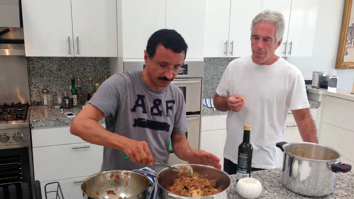 Jeffrey Epstein sammen med Sultan Ahmed bin Sulayem, som han blandt andet skrev med om en 'torturvideo'.