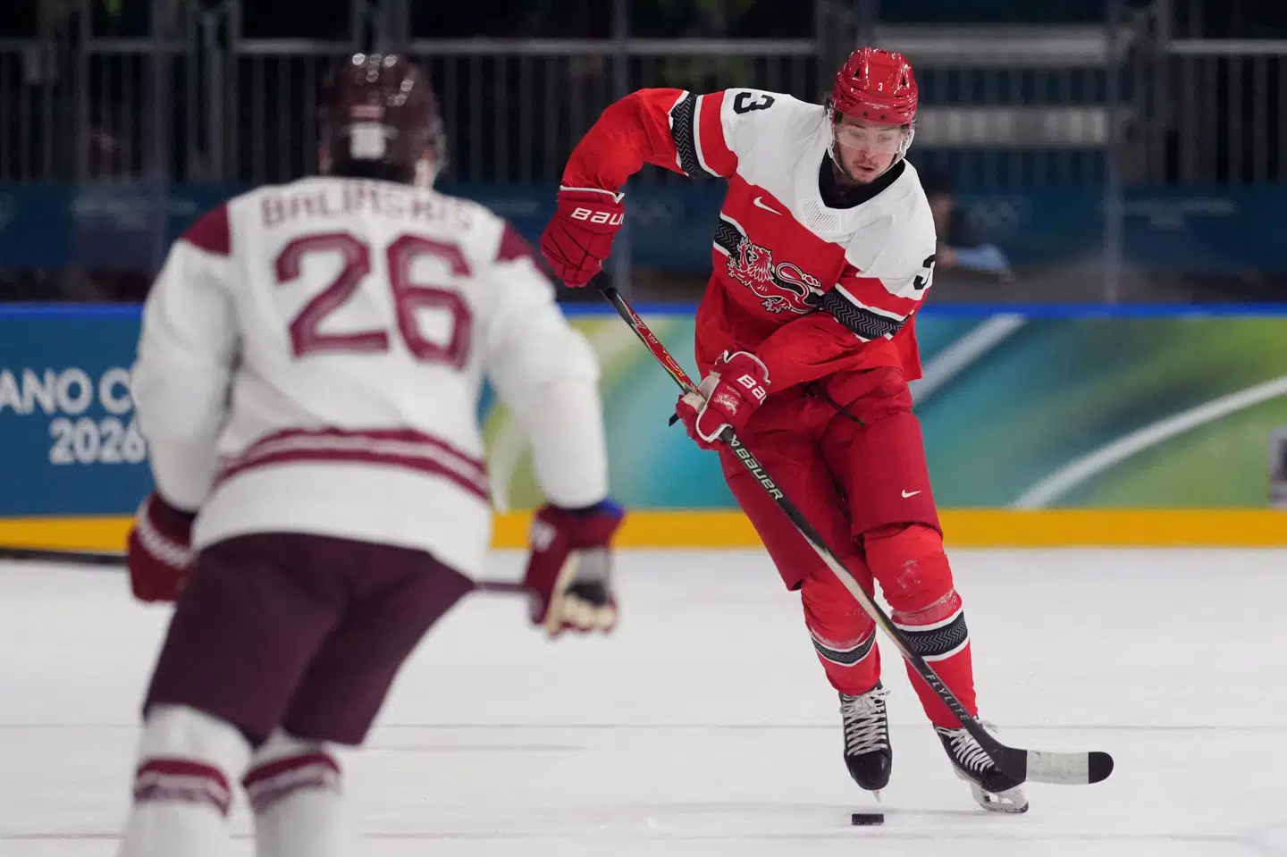Trods sine 203 centimeter er Malte Setkov både ganske hurtig på skøjterne og god med pucken.