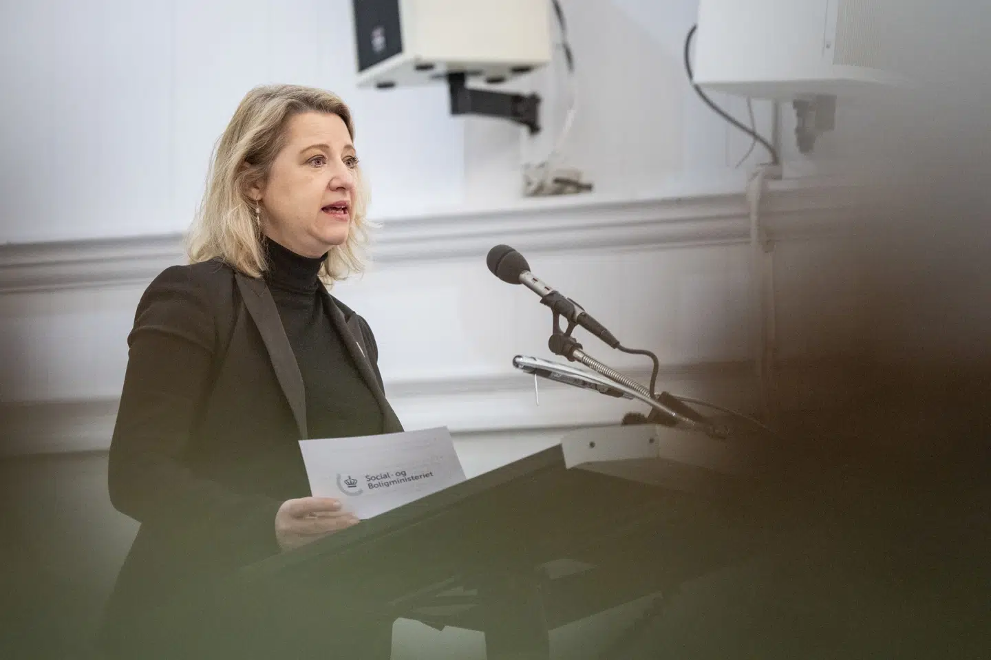 Det går ud over små lokalsamfund, når bopælspligt ikke overholdes, mener boligminister Sophie Hæstorp Andersen, der vil hæve bødestraffen. (Arkivfoto).