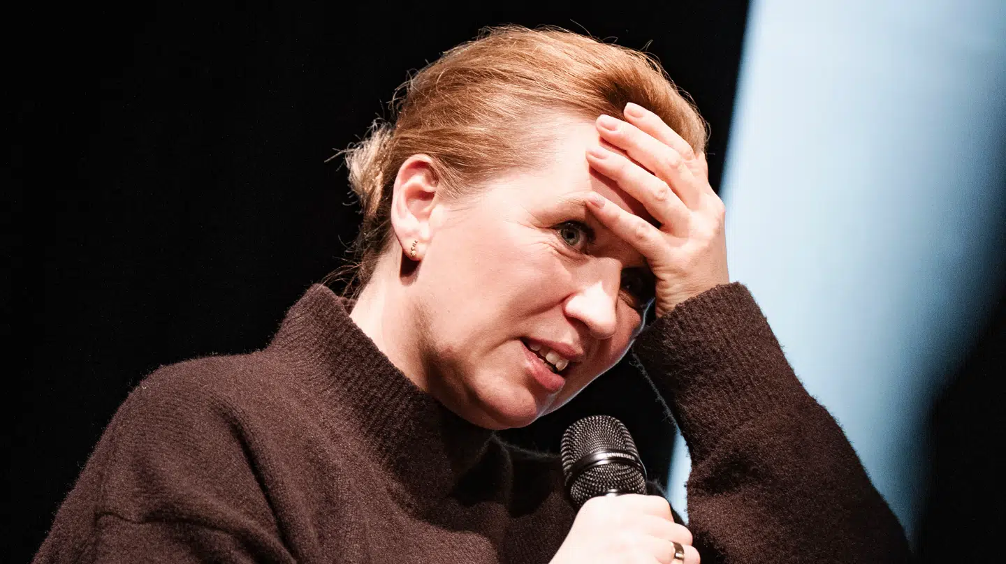 Statsminister Mette Frederiksen (S) var ikke meget for at svare på spørgsmål fra pressen til formiddagens gruppemøde i Socialdemokratiet.