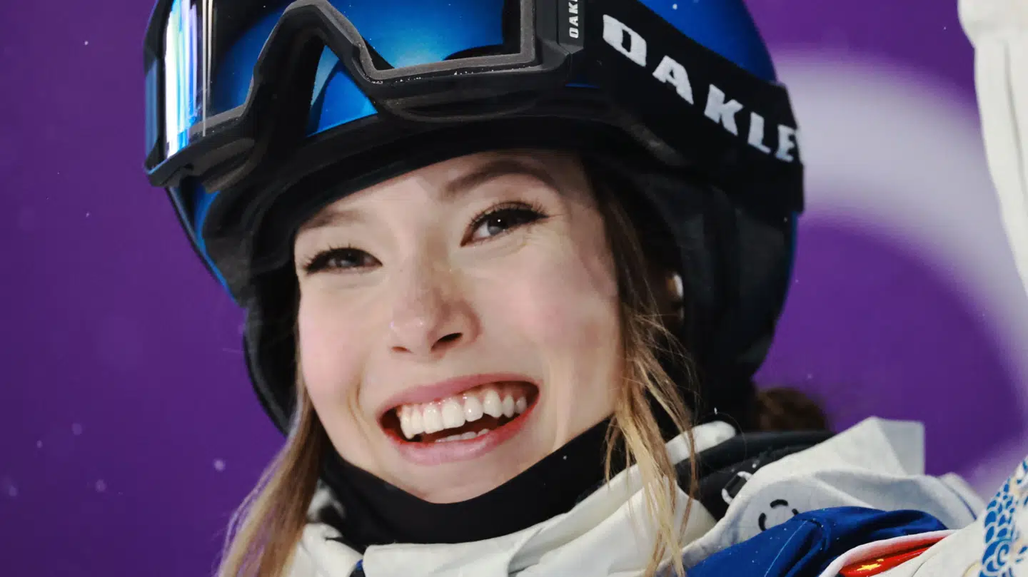 Eileen Gu er en af de mange store stjerner, du kan møde i den italienske skisportsby.