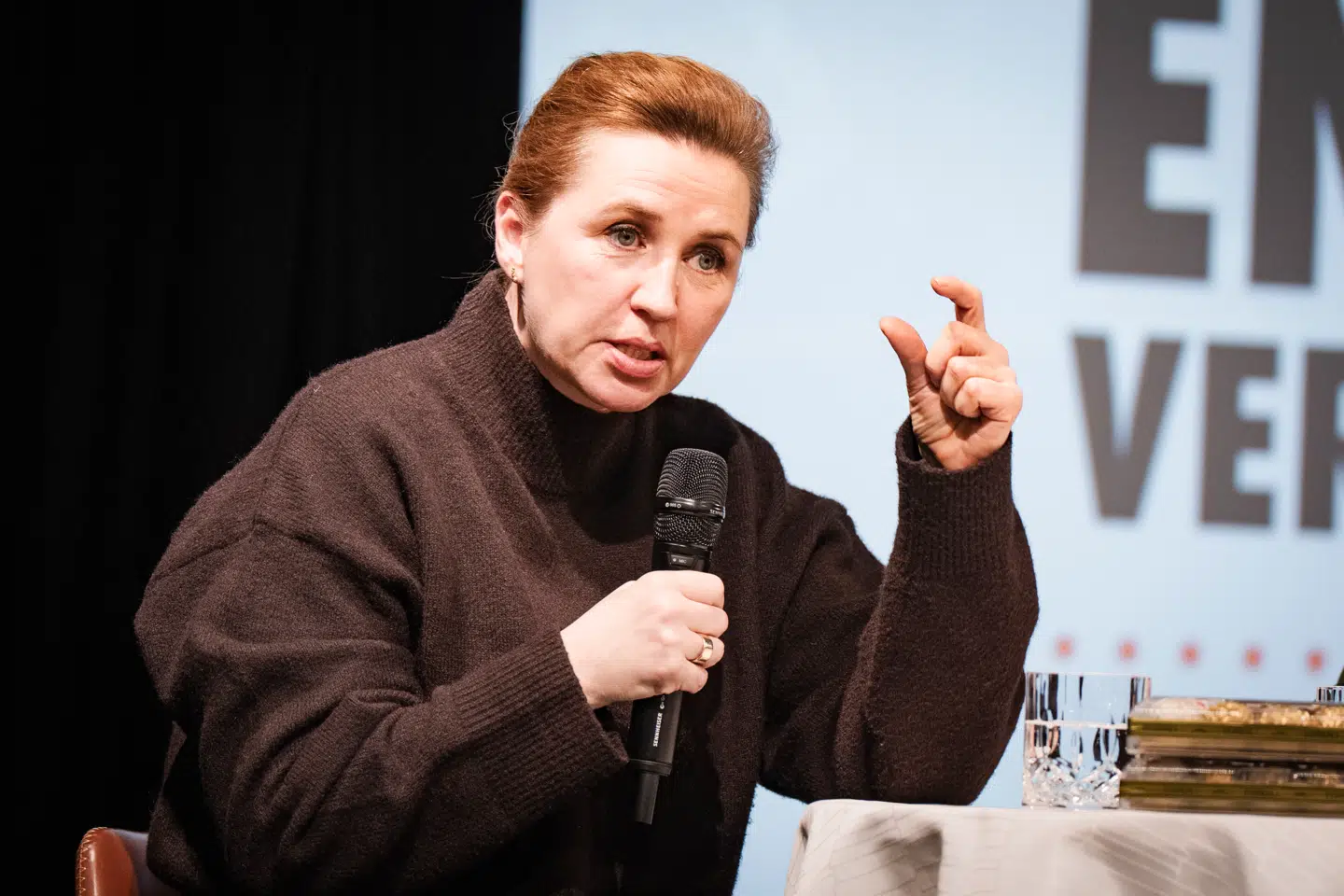 Statsminister Mette Frederiksen (S) var for nylig på turné med arrangementet »En samtale om verden og hverdagen«. Valget er ikke udskrevet, men valgkampen er i gang.