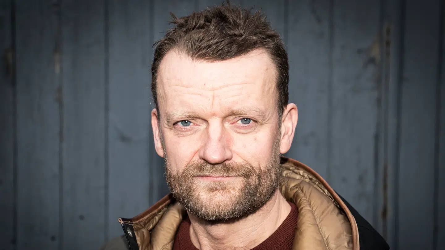 Frank Hvam fortæller åbent om en barndom med en maniodepressiv mor.