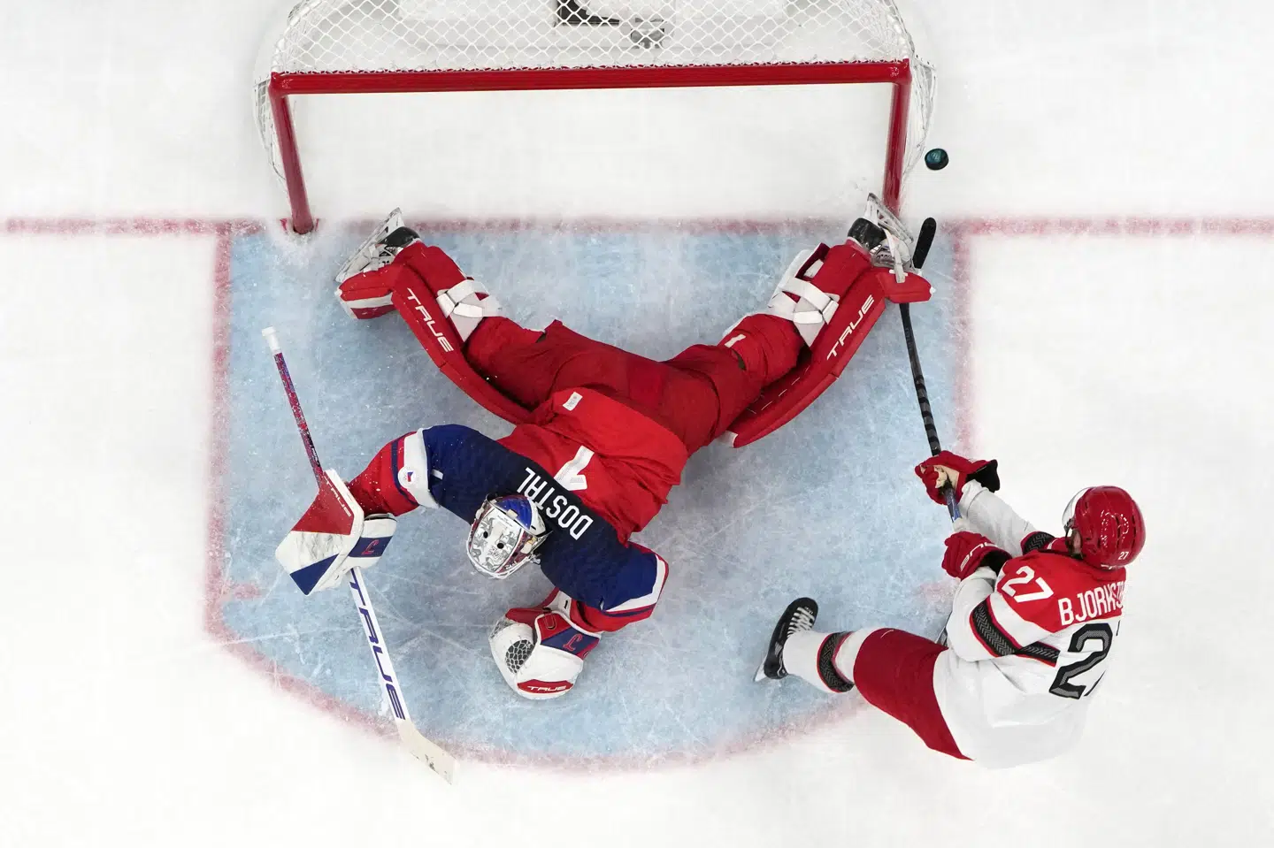 så tæt var Oliver Bjorkstrand på at udligne til 3-3 mod Tjekkiet.