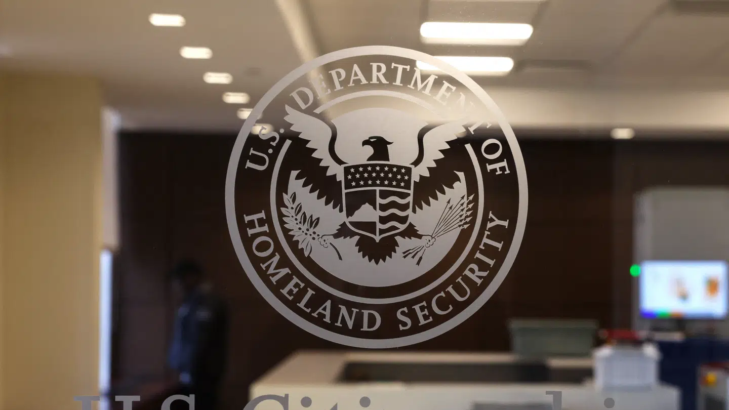 Ministeriets håndtering af sammenstød med befolkningen kritiseres voldsomt i øjeblikket.