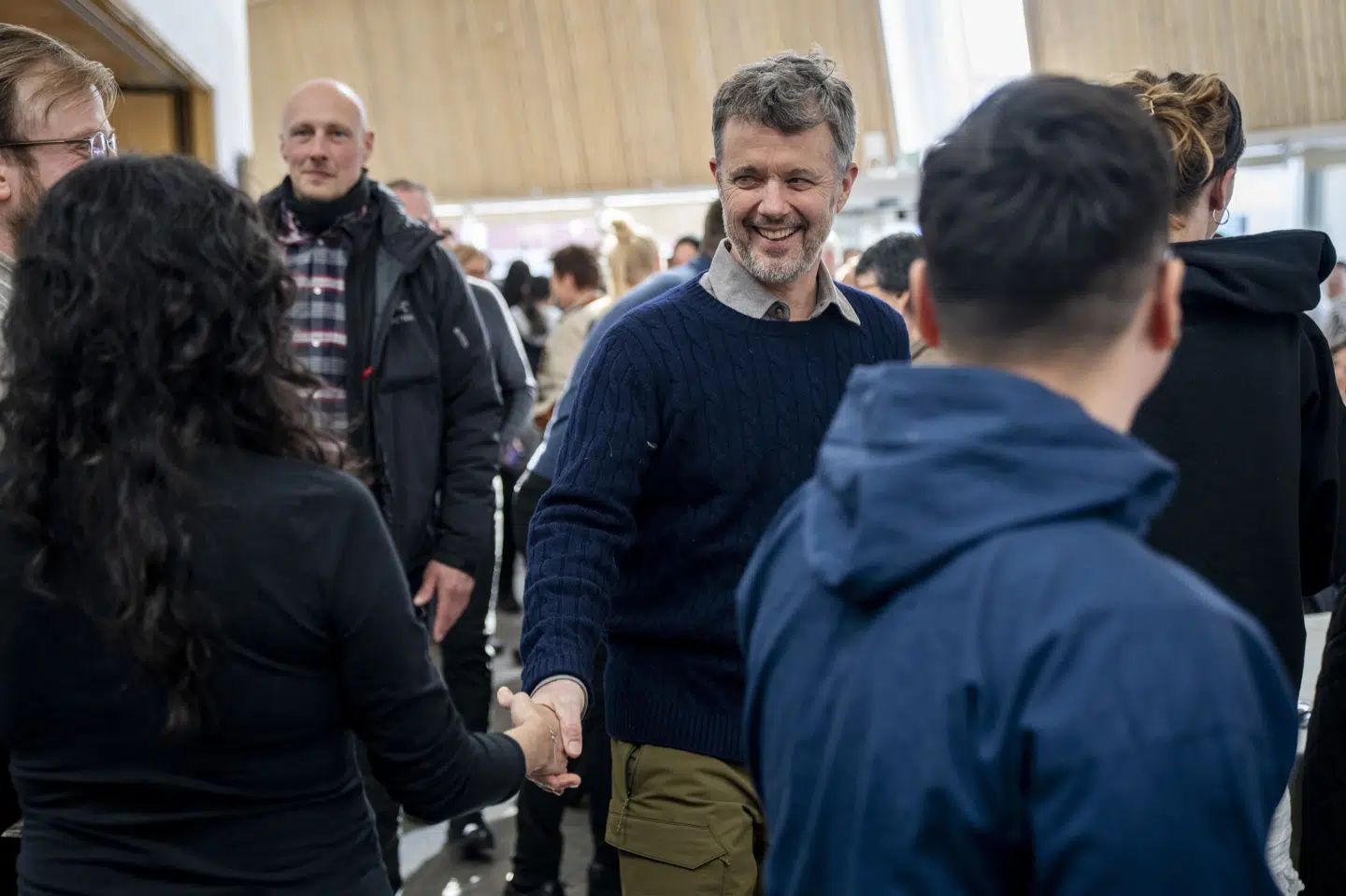 Kong Frederik var også til kaffemik i kulturhuset Katuaq i Nuuk, da han besøgte Grønland i 2025. Det samme skal han under besøg onsdag. (Arkivfoto).