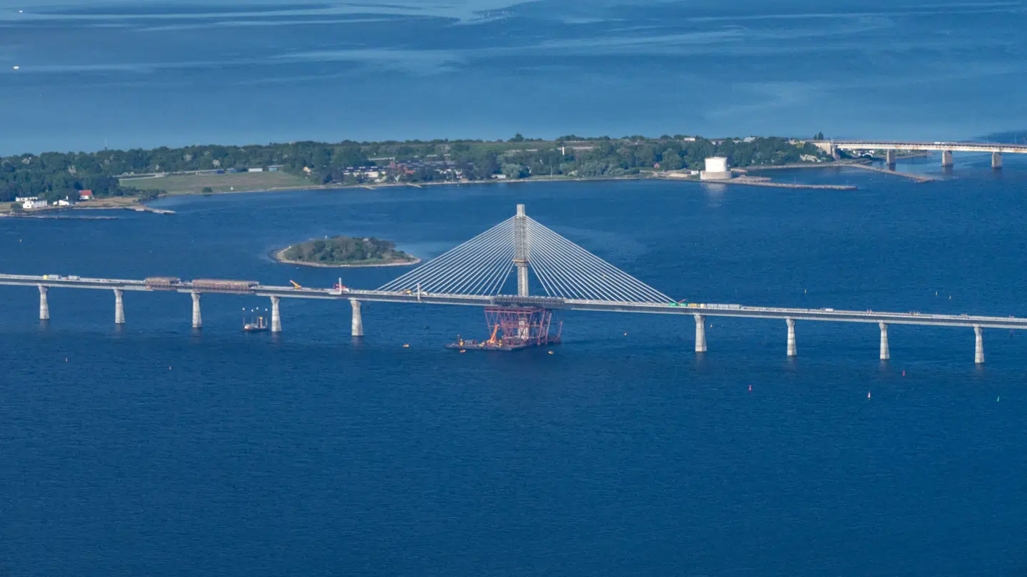 Den nye Storstrømsbroen set fra Falster fra luften den 15. maj 2025.