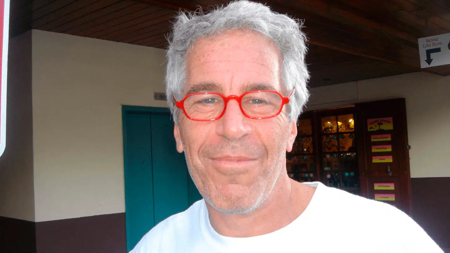 Millioner af dokumenter er blevet offentliggjort i sagen mod sexforbryderen Jeffrey Epstein.