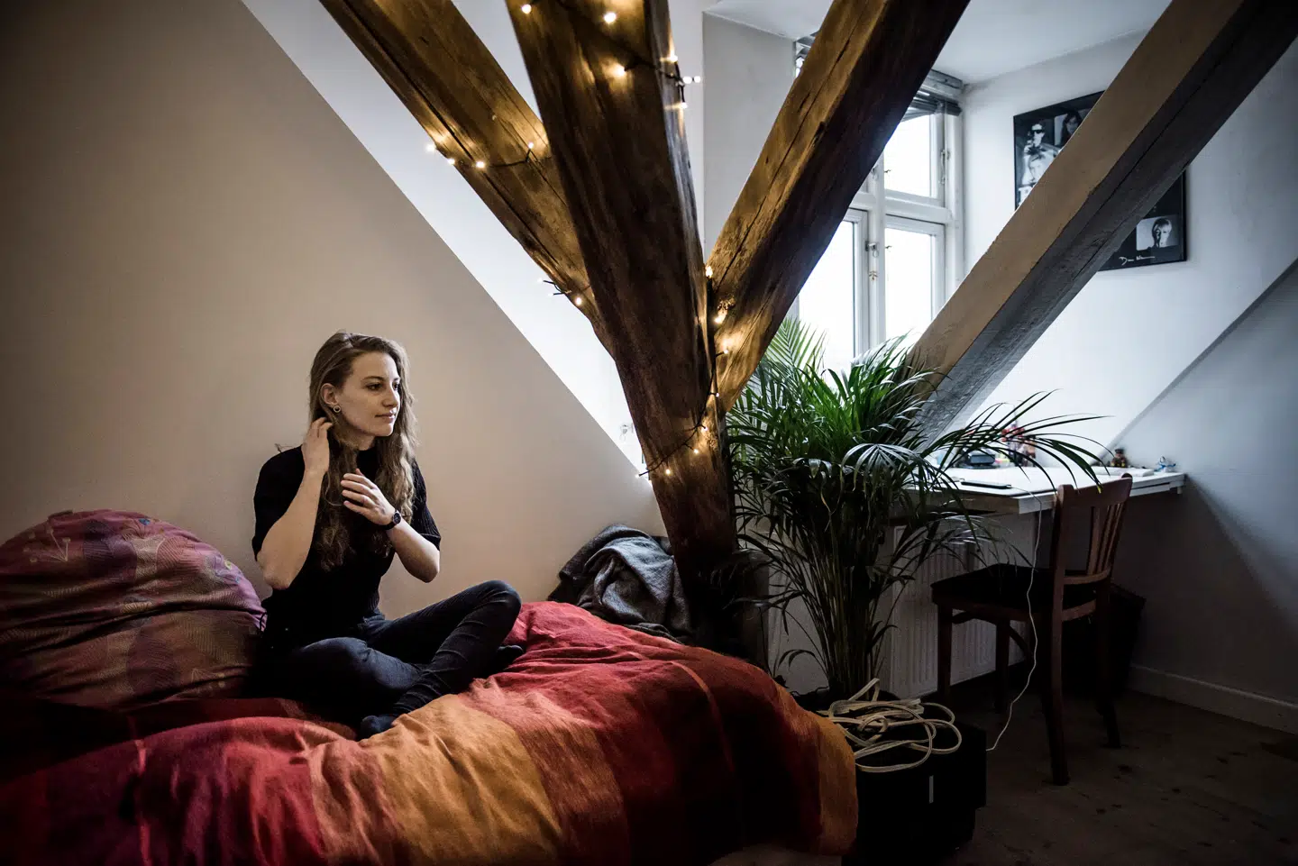 Forfatteren Martha Flyvholm Tode er igen aktuel. Denne gang med en bog om kunstig intelligens og kærlighed.