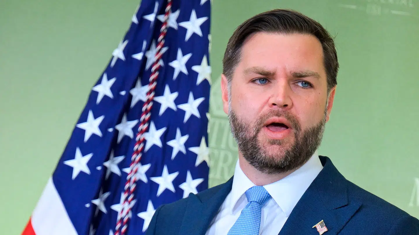 J.D. Vance fnyser af superstjernen.