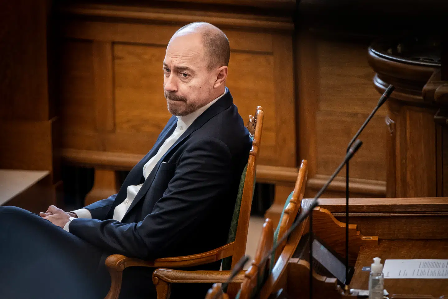 Miljøminister Magnus Heunicke (S) lovede, at den omstridte afgift på emballage ville betyde, at danskerne skulle betale mindre for at komme af med deres affald. Nye tal indikerer, at dele af besparelsen er udeblevet.