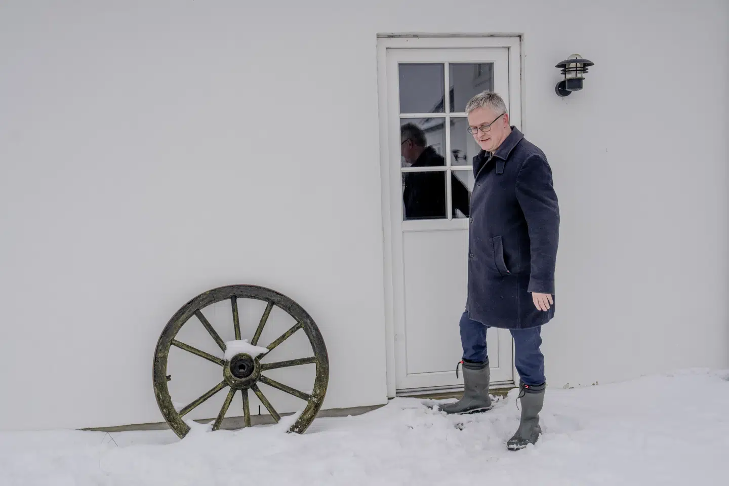 Kommentarer på sociale medier om, at Jacob Jensen er en »skændsel« for sin stand, en »landsforræder«, en »svinepineminister«, der burde »grave sig ned og smide skovlen væk«, har været medvirkende til, at han nu taler med myndighederne om sin sikkerhed.