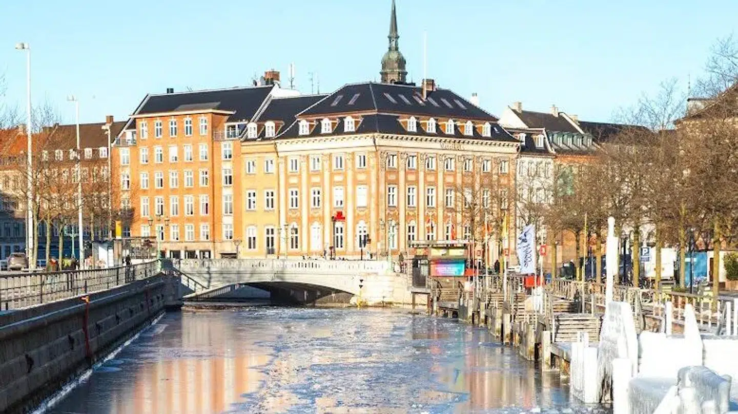 Sådan ser de københavnske kanaler ud disse dage.