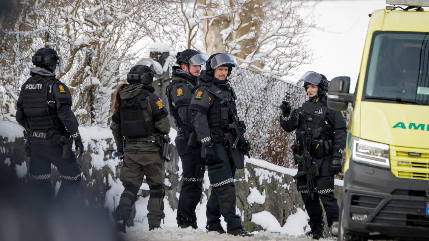 Norsk politi og specialenheder var massivt til stedet i Bergen pnsdag.