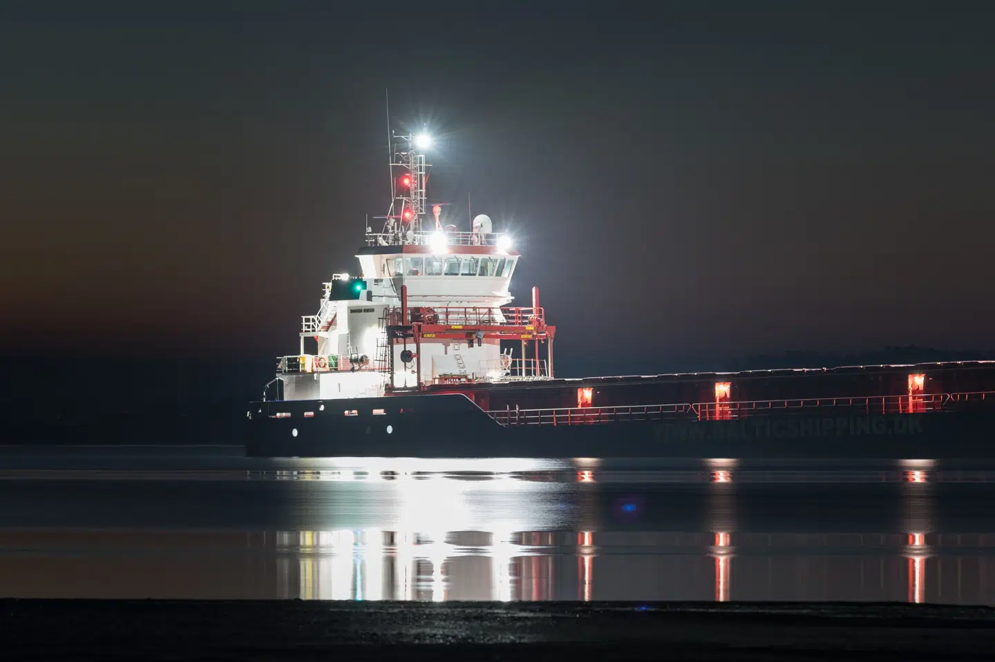 Fragtskibet "Baltic Wind" er 89 meter langt og 12 meter bredt og sejler under portugisisk flag.