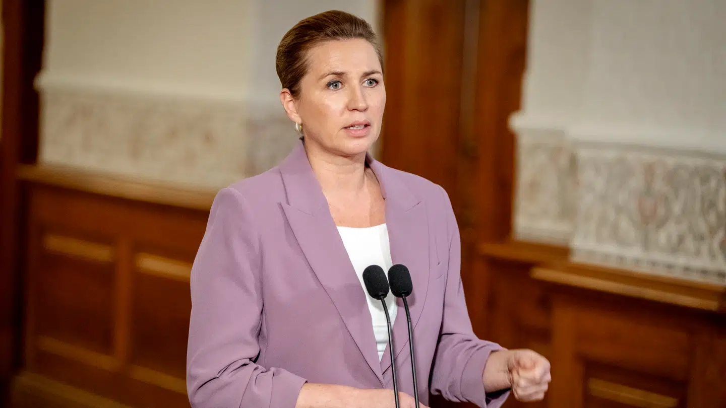 Statsminister Mette Frederiksen (S) skal fortsat i samråd om bolig-skatter.