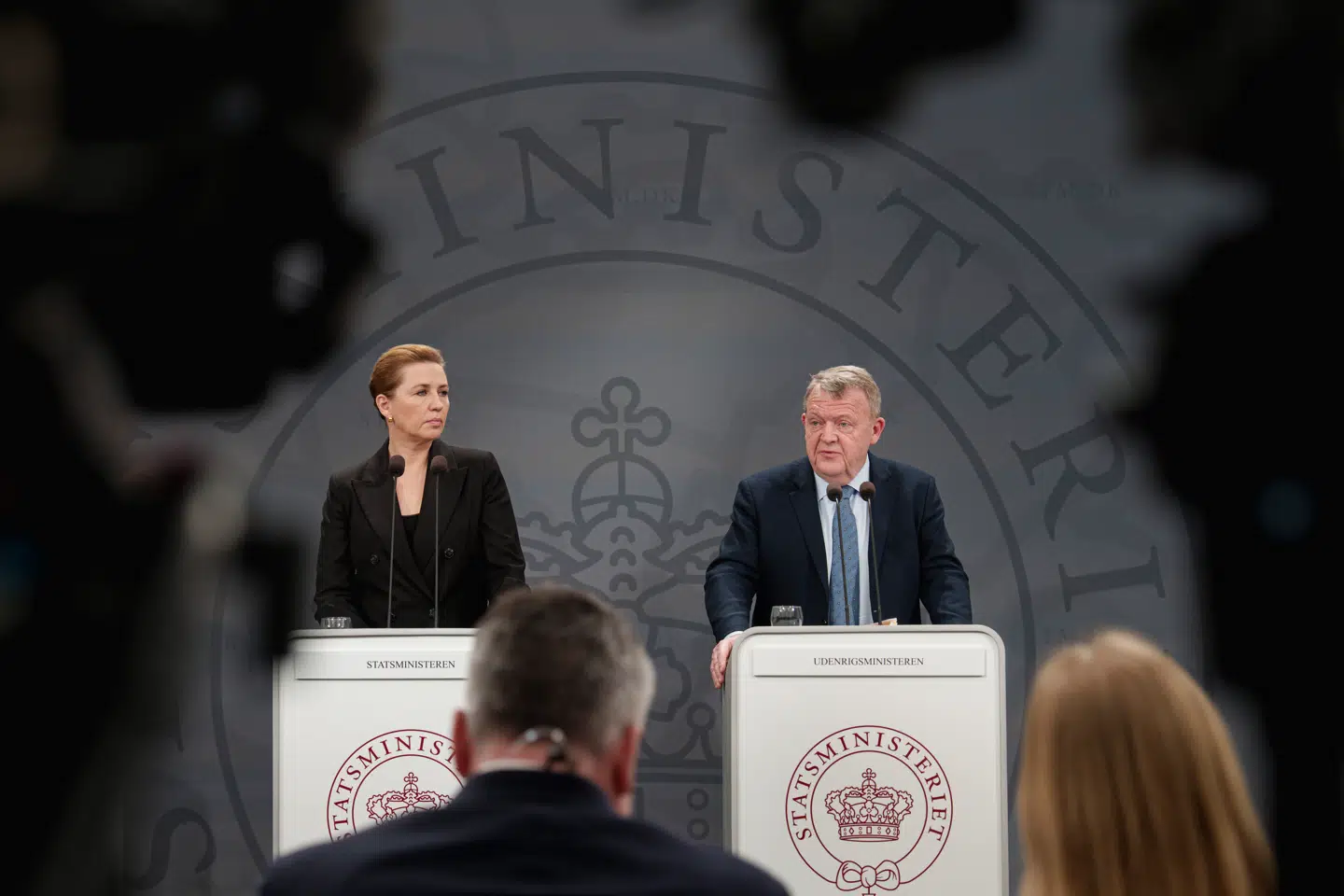 Debatten var knap tændt, før Socialdemokratiet sendte en hel vognpark af slukningsfartøjer, siger Hans Engell.