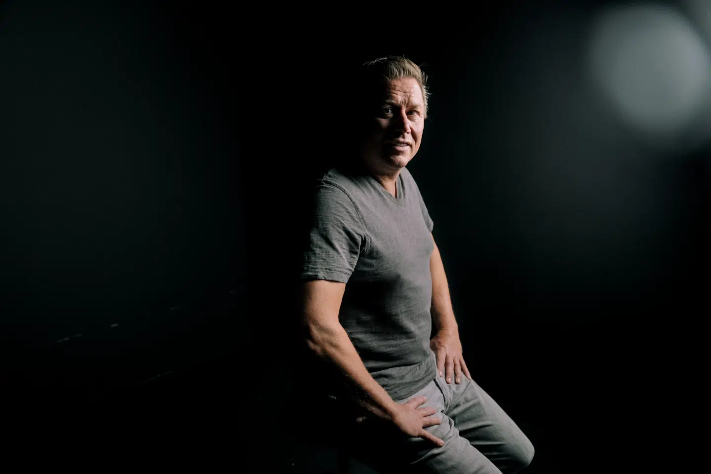 Jesper Laustrup Nielsen – kendt som »Kasi-Jesper« – gik i efteråret 2025 personligt konkurs. Nu er der dukket penge op på en konto, som han ikke havde fortalt noget om.