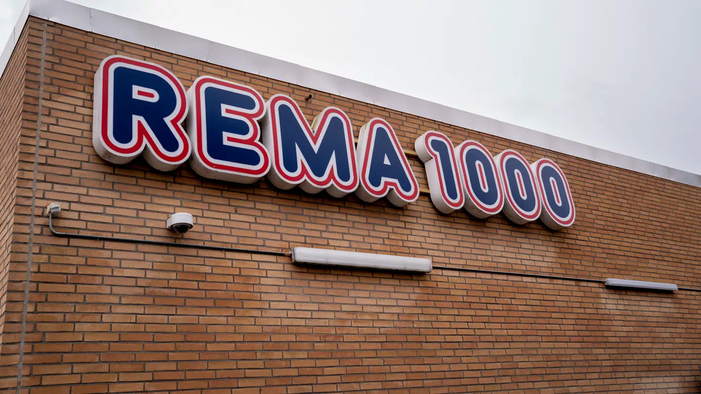 Rema 1000s informationsdirektør svarer nu ret bramfrit igen, efter discountkæden uvidende blev en del af konkurrentens reklame.