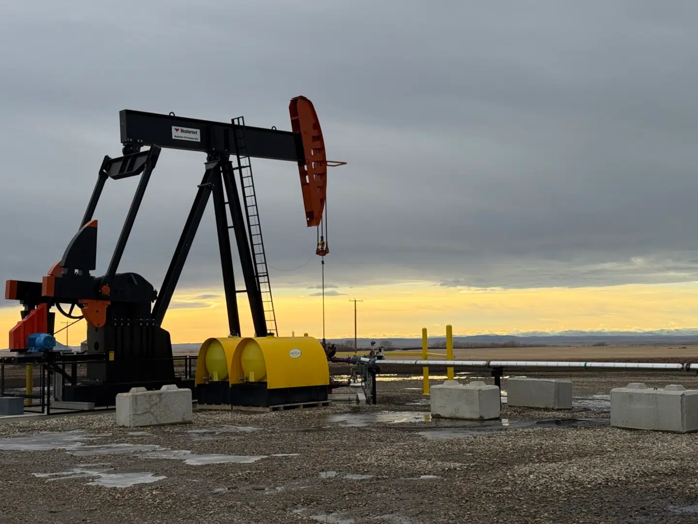 Alberta besidder det meste af Canadas råolie. Kun Saudi-Arabien og Venezuela har større reserver.