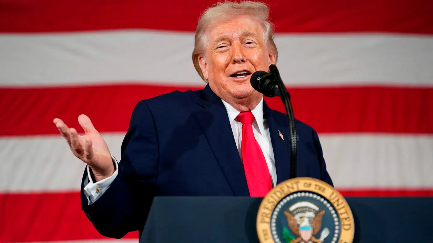 Donald Trump roste sin kone inden det længe ventet fredsråd i Washington, D.C.