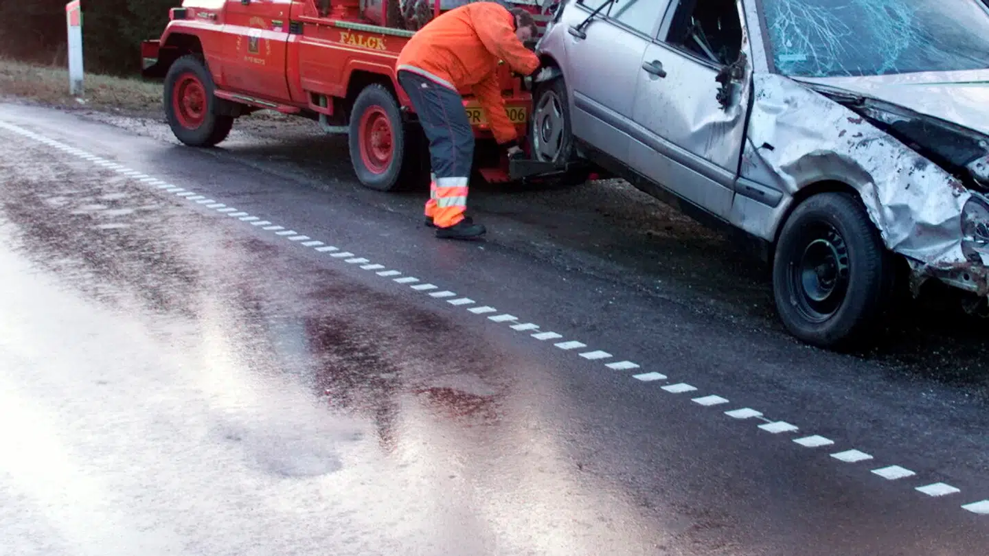 Pas på derude. De spejlglatte veje kan øge risikoen for fald eller uheld.