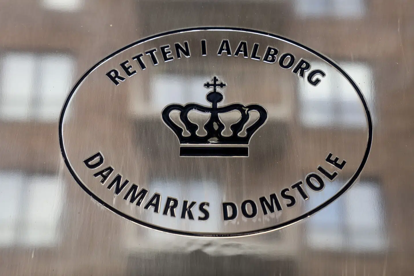 En 33-årig mand sigtes for at have knivdræbt en 38-årig mand på eller omkring et bosted i Aalborg torsdag eftermiddag. Det fremgår af et grundlovsforhør fredag formiddag i Retten i Aalborg. (Arkivfoto).