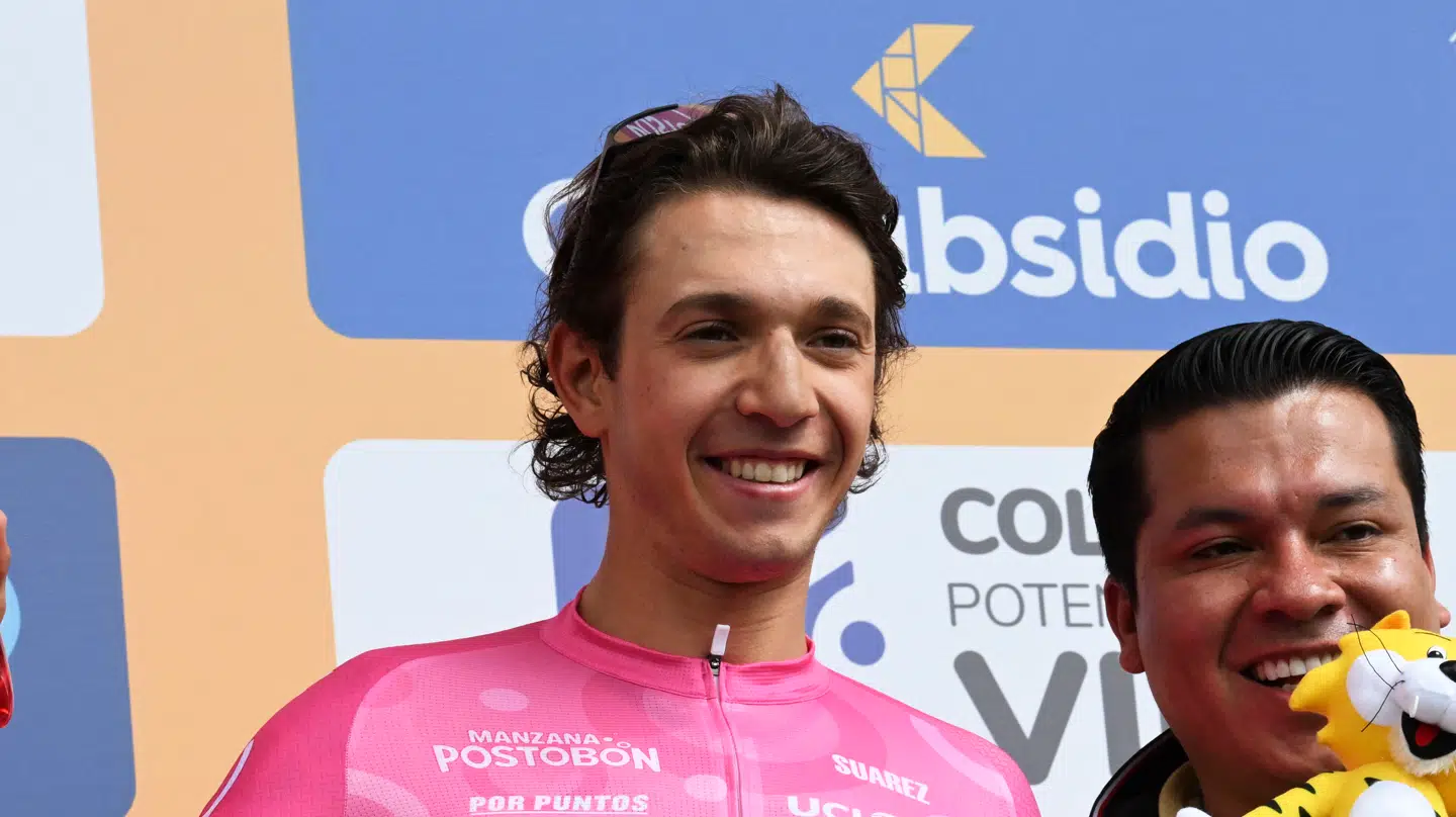 Andrea Piccolo blev fyret efter et skandaleombrust forløb hos EF-holdet, hvor han blev stoppet med væksthormoner og fandt sammen med en erotisk model af Colombia. I februar blev han stoppet med falske pengesedler i en Porsche.