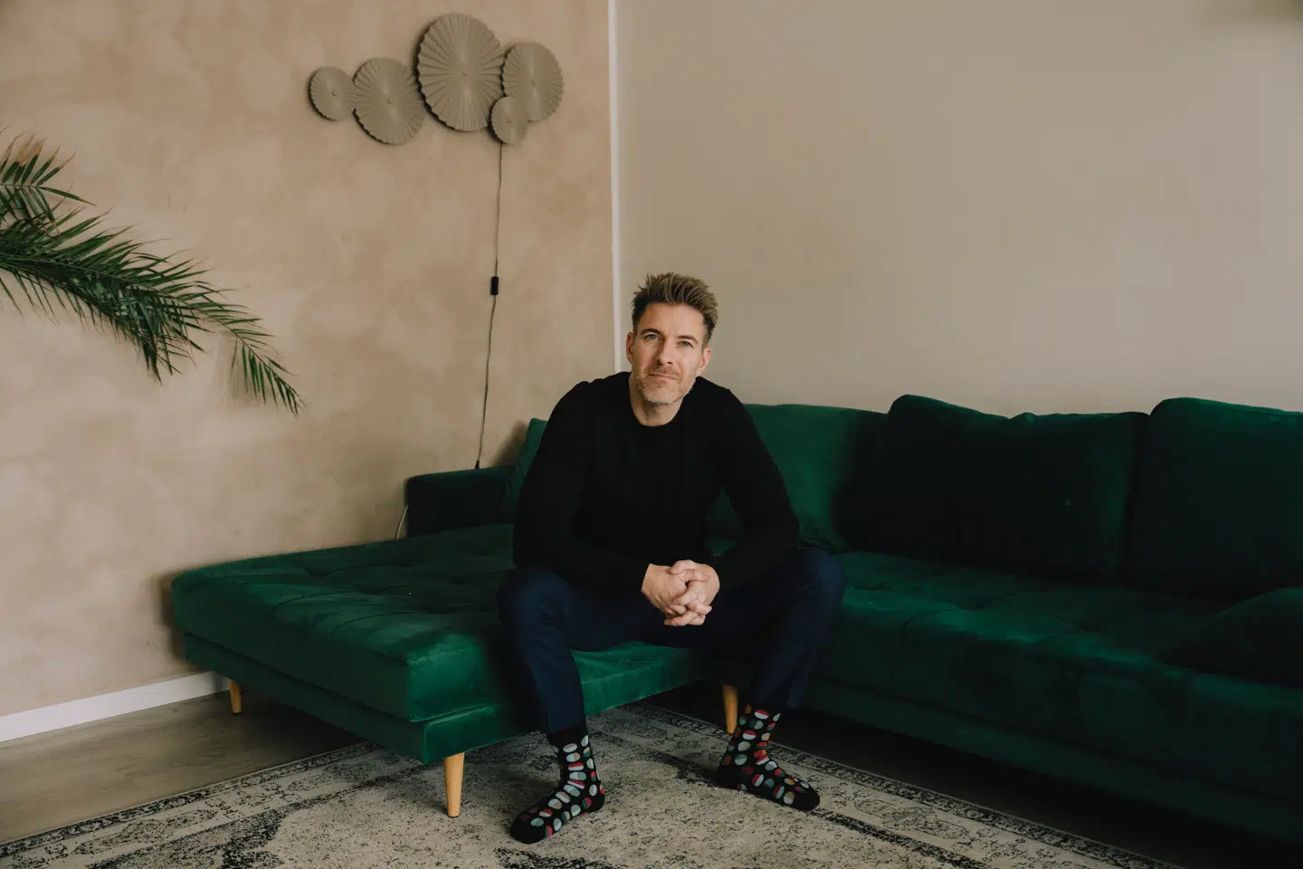 Mads Thomsen er lektor i pædagogisk psykologi og har »aldrig« skældt sine børn ud. Ikke fordi, de aldrig har udfordret ham, men fordi han kender de langsigtede konsekvenser alt for godt.