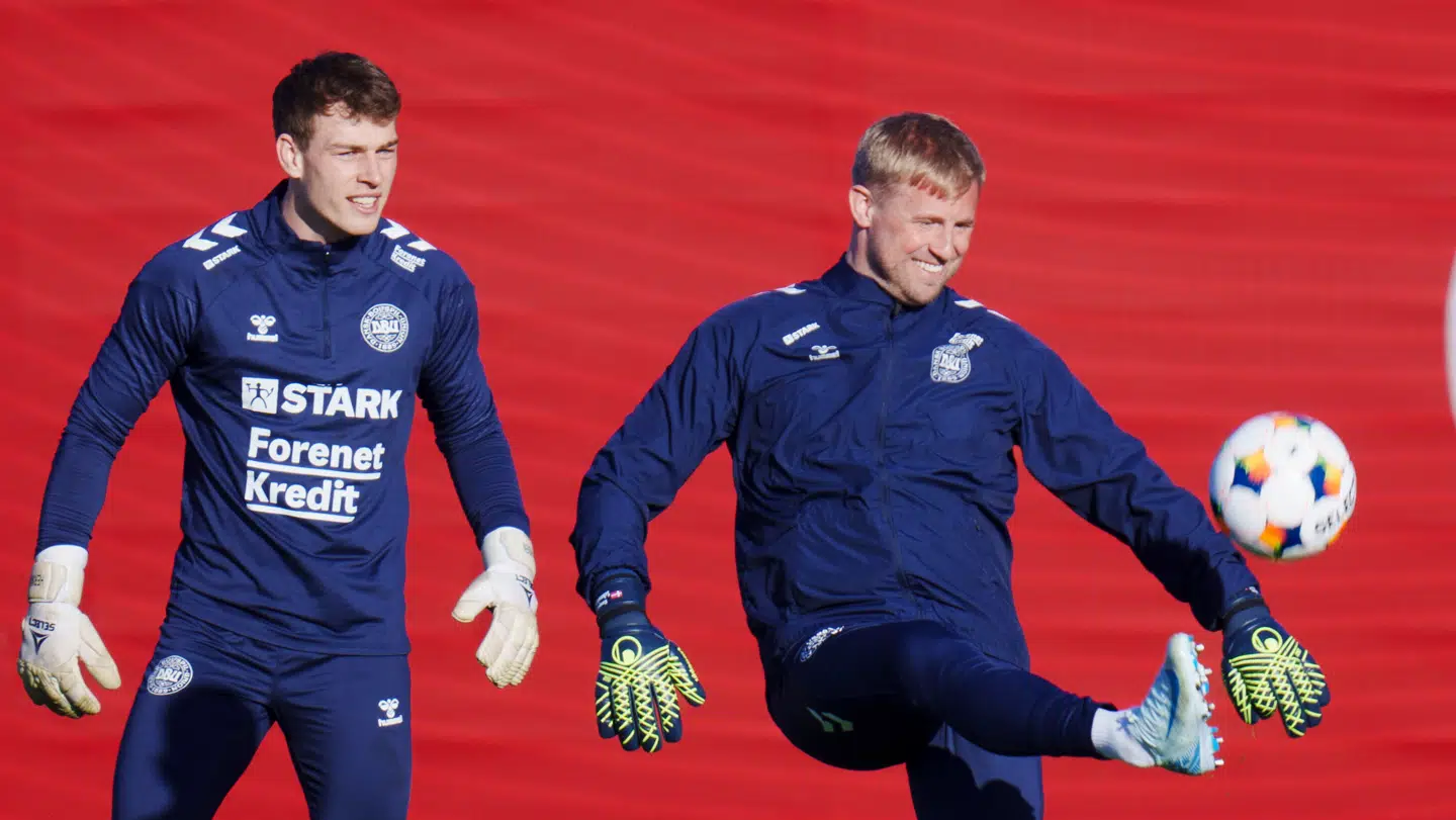 Mads Hermansen har hidtil måttet overlade pladsen til Kasper Schmeichel.
