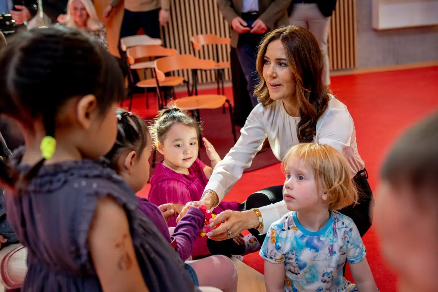 Under Kongeparrets besøg i Grønland i sommeren 2024 besøgte dronning Mary blandt andet en daginstitution i Nuuk.