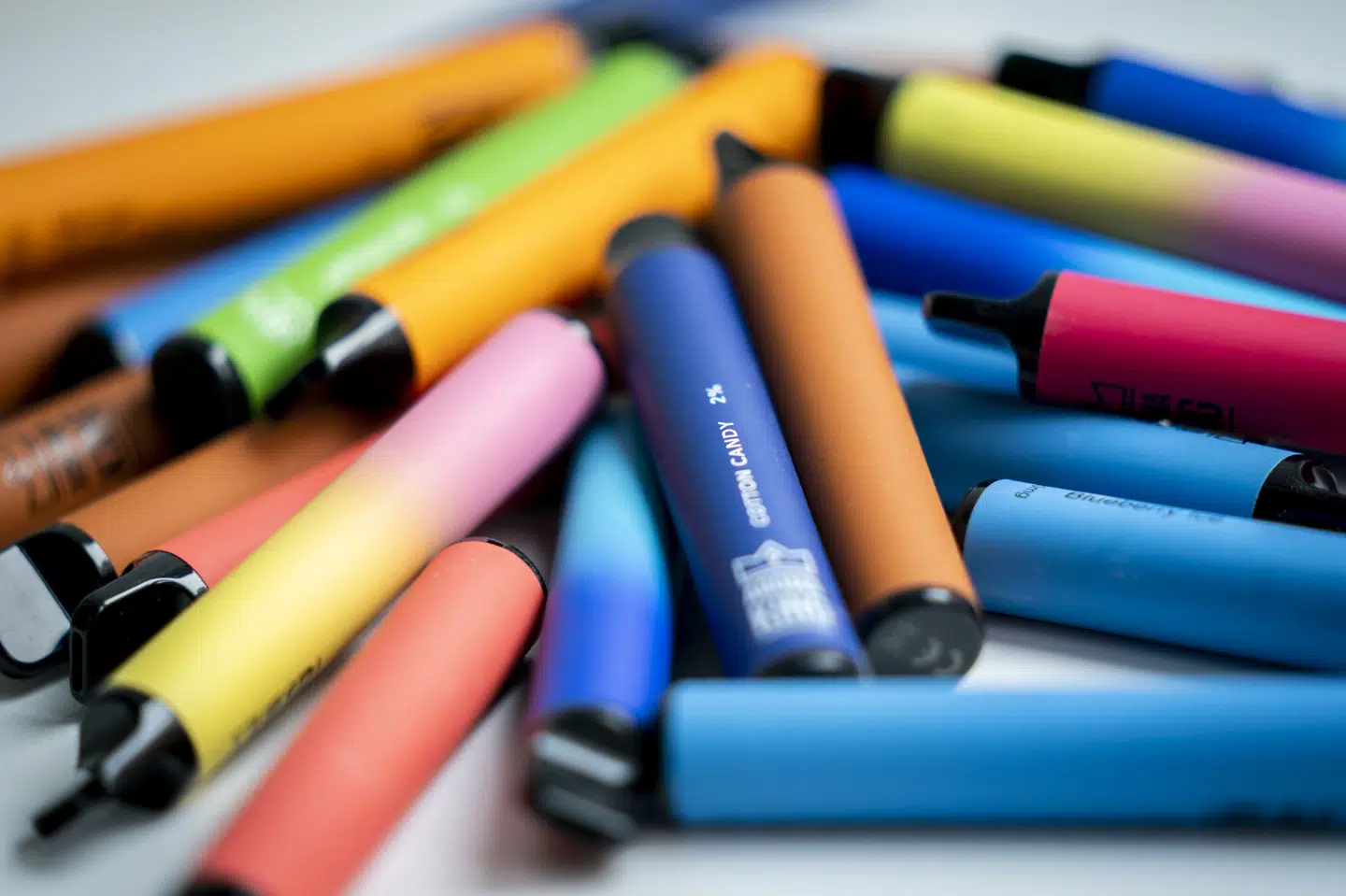 En puffbar er en engangs-e-cigaret, som kan have smagsstoffer af blandt andet søde sager som slik og frugt. (Arkivfoto).