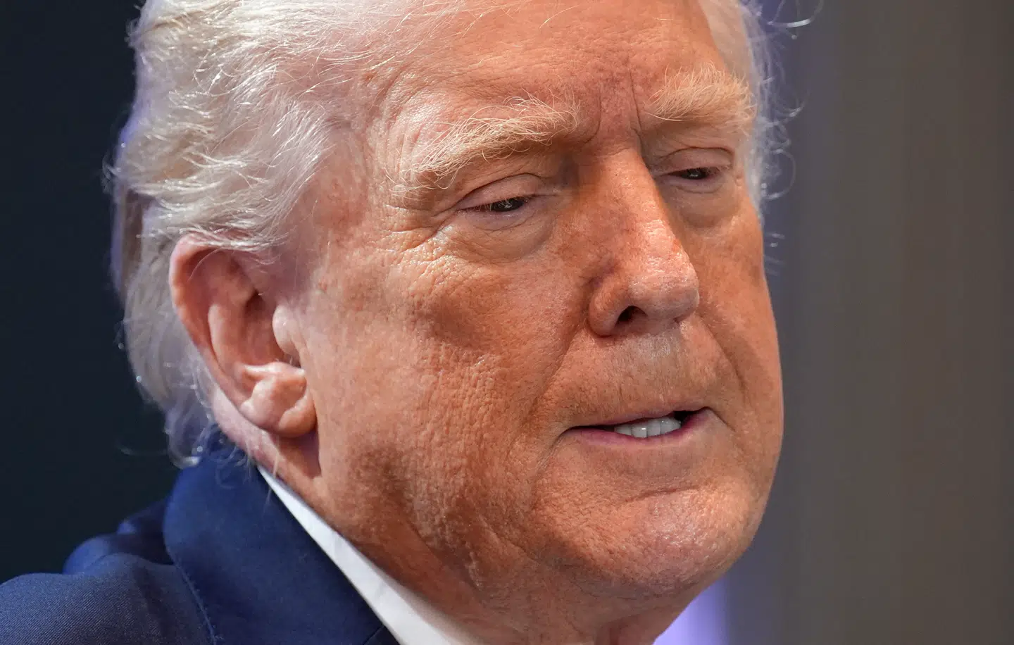 Dårlige meningsmålinger, tilfredshedsmålinger og en punkteret økonomisk politik. Det går ikke godt for Trump i USA.