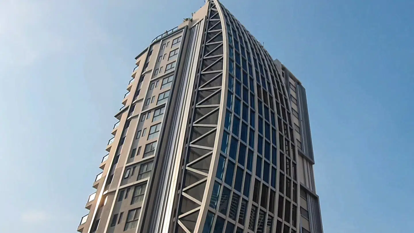 Det var fra 17. etage på et luksushotel, hvor Quentin Griffiths havde været fastboende, at han faldt i døden.