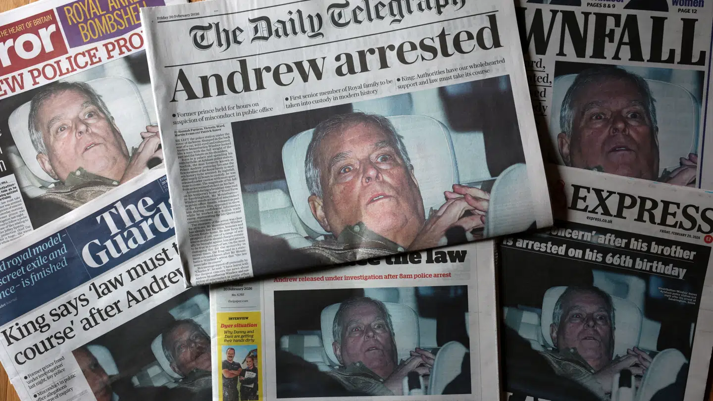 Anholdelsen stjal forsiden hos alle britiske medier.