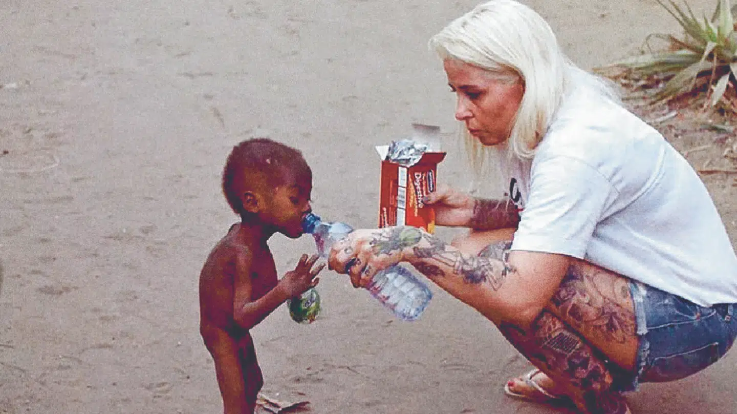 Billedet af Anja Lovén, der redder den nigerianske dreng Hope, gik verden over i 2016 og blev delt tusindvis af gange på Facebook og internationale medier. (arkivfoto) Privat/Free
