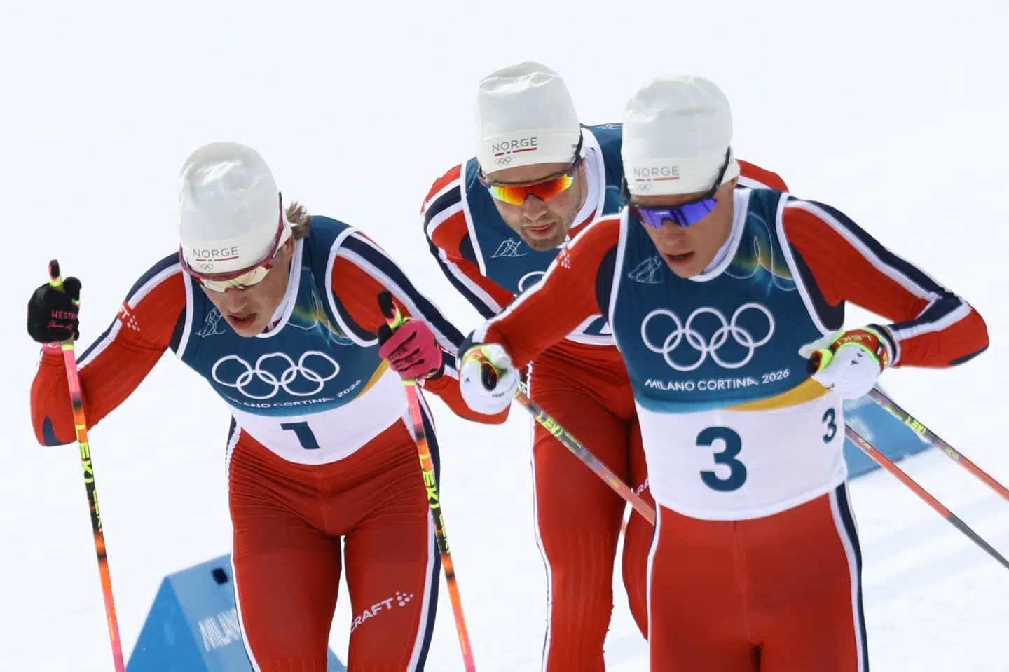 Norske Johannes Høsflot Klæbo, Martin Løwstrøm Nyenget og Emil Iversen dominerede lørdagens 50 kilometer massestart.
