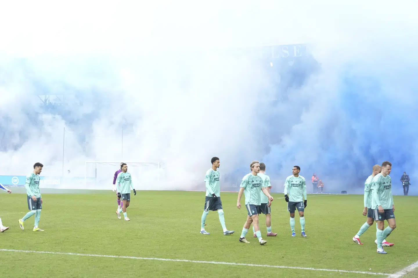 Lørdagens kamp, der kortvarigt blev afbrudt af pyroteknik, endte med et enkelt point til FCK.