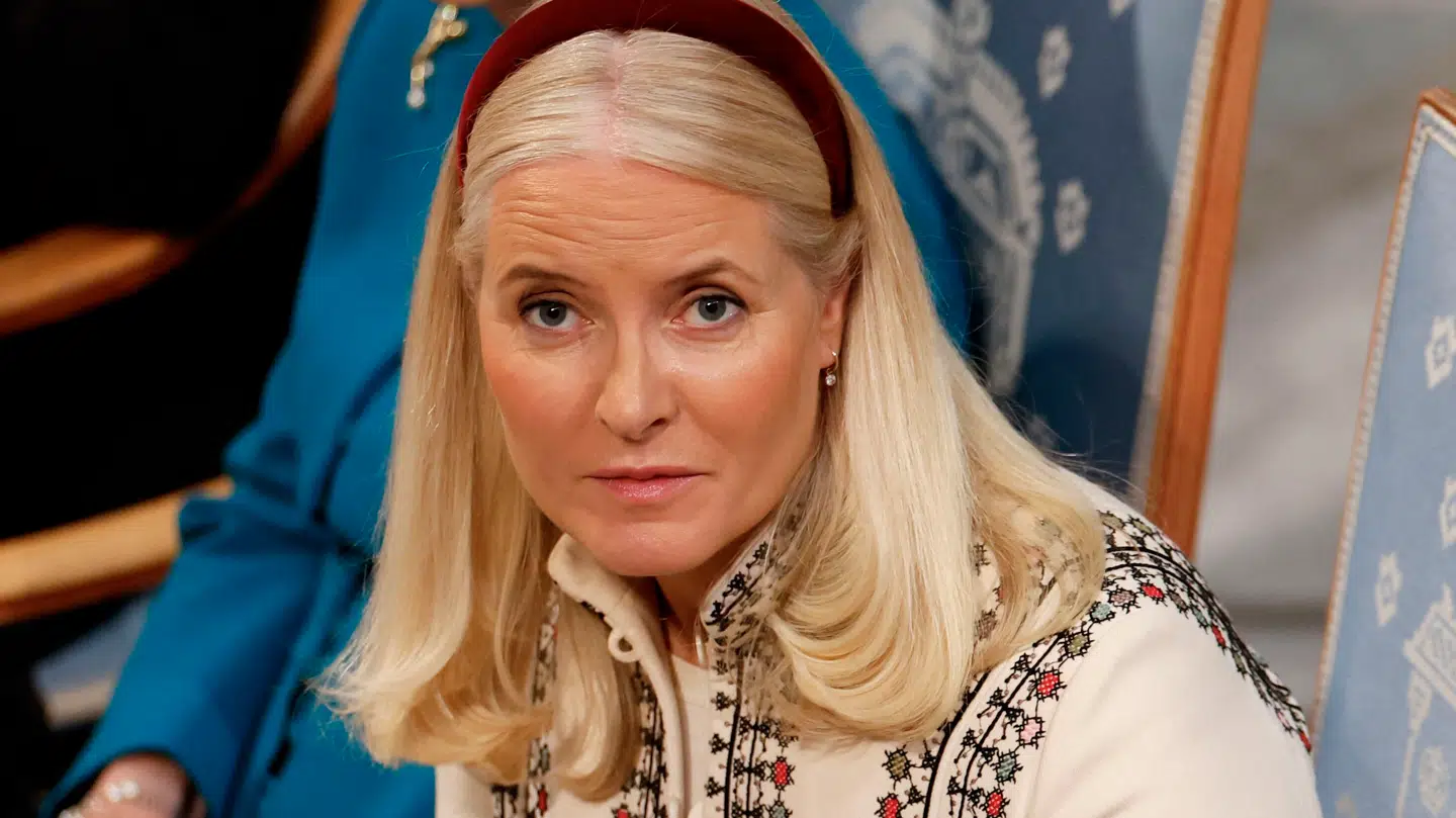 Norges kronprinsesse Mette Marit har været centrum for en kæmpe skandale, siden hendes forbindelser til Jeffrey Epstein så offentlighedens lys.