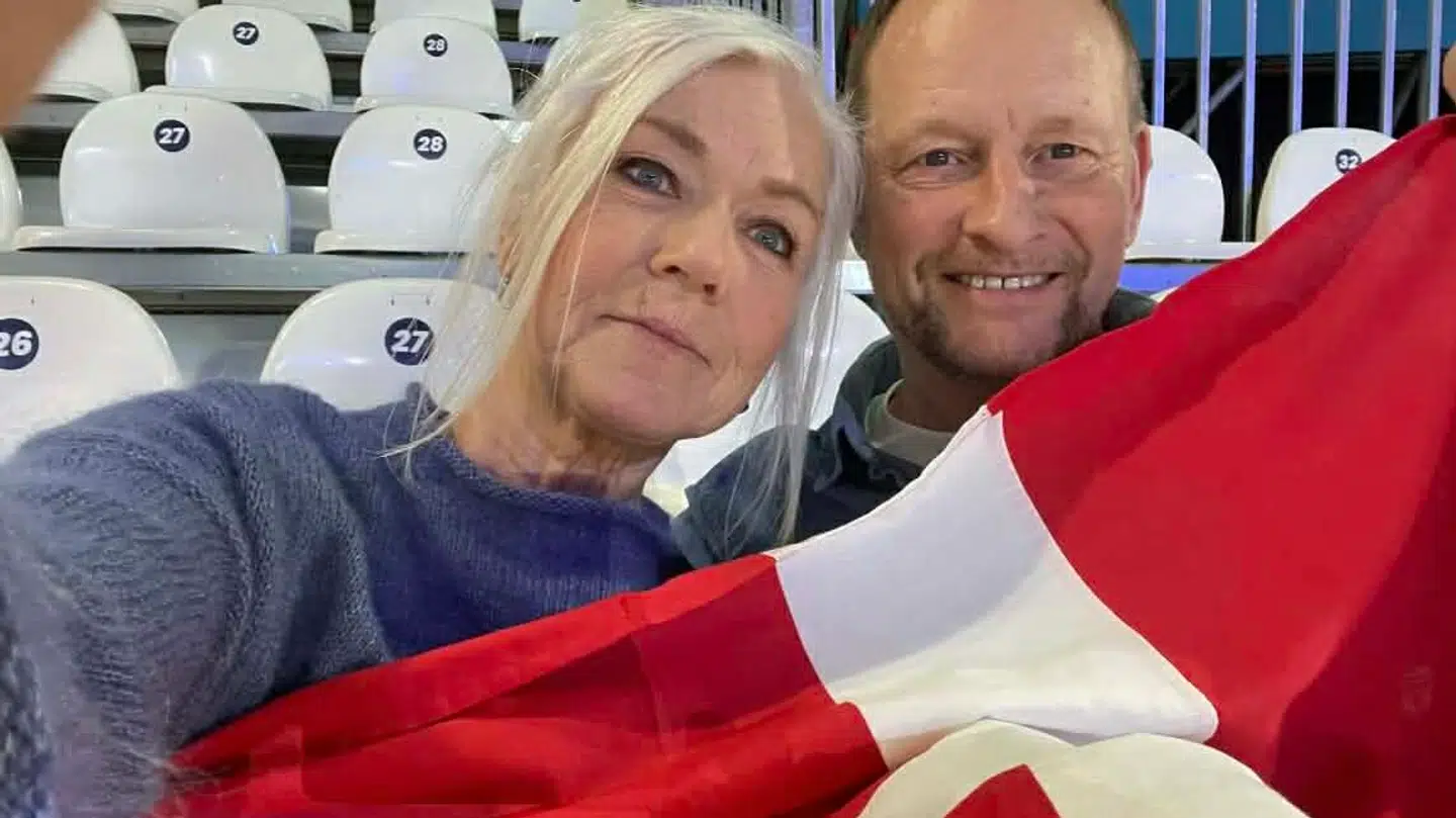 Viktor Hald Thorups forældre under lørdagens finale i Milano. De kunne stolt se deres søn kæmpe sig til en sølvmedalje.