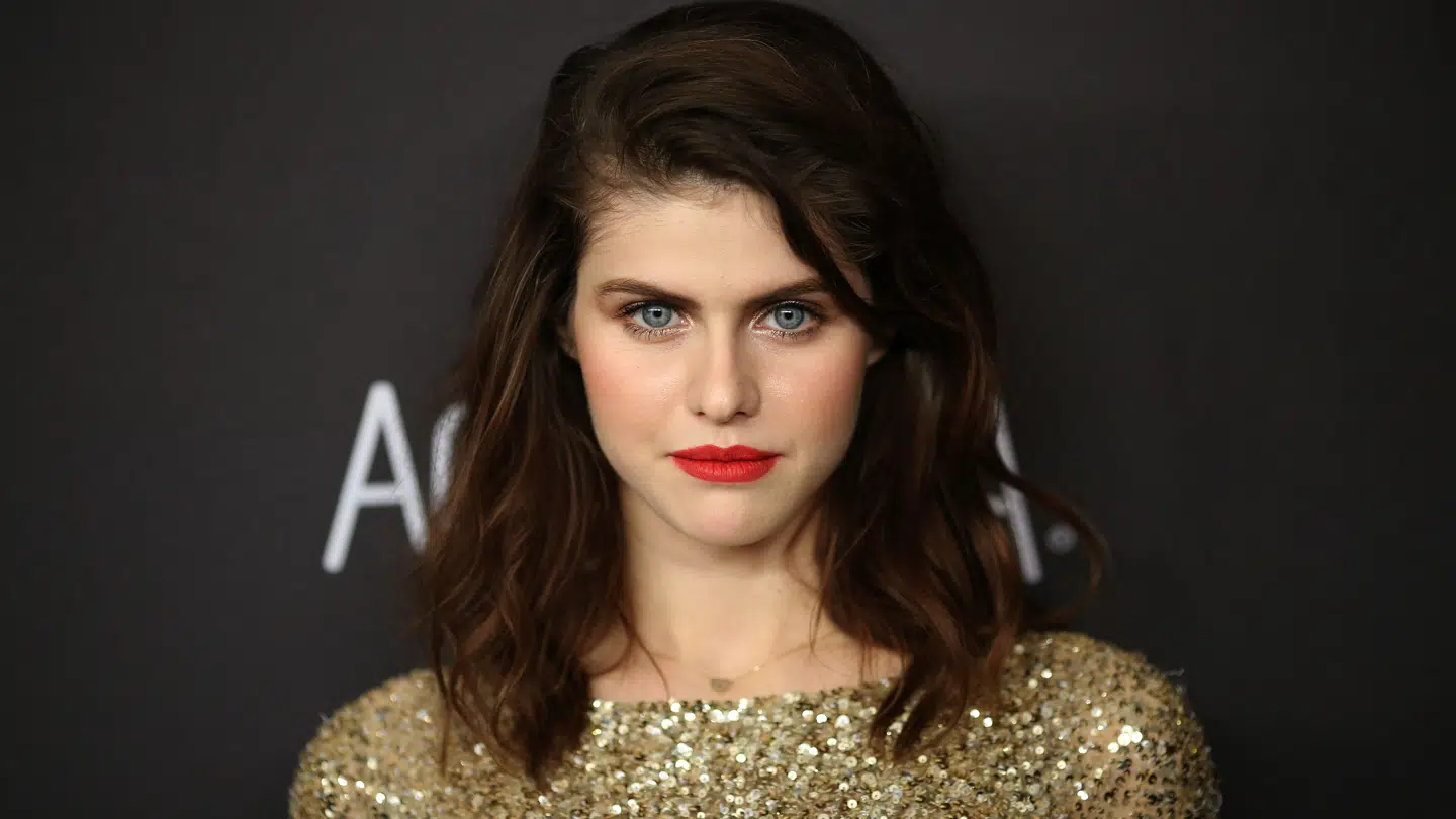 Skuespillerinden Alexandra Daddario er blevet skilt.