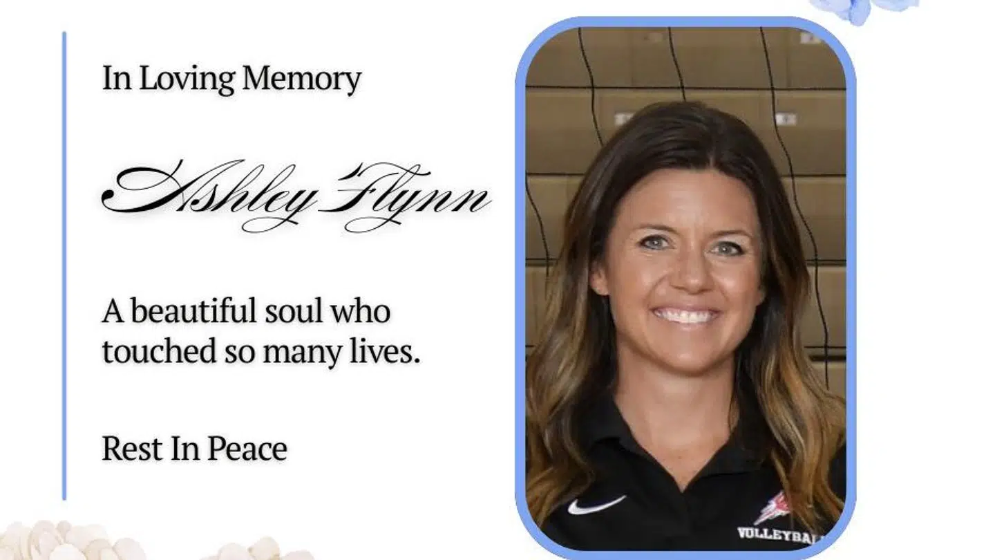 Ashley Flynn arbejdede som lærer og underviste særligt i volleyball. For at ære hende lagde hendes arbejdsplads Tipp City Schools dette billede ud på deres Facebook-side mandag.