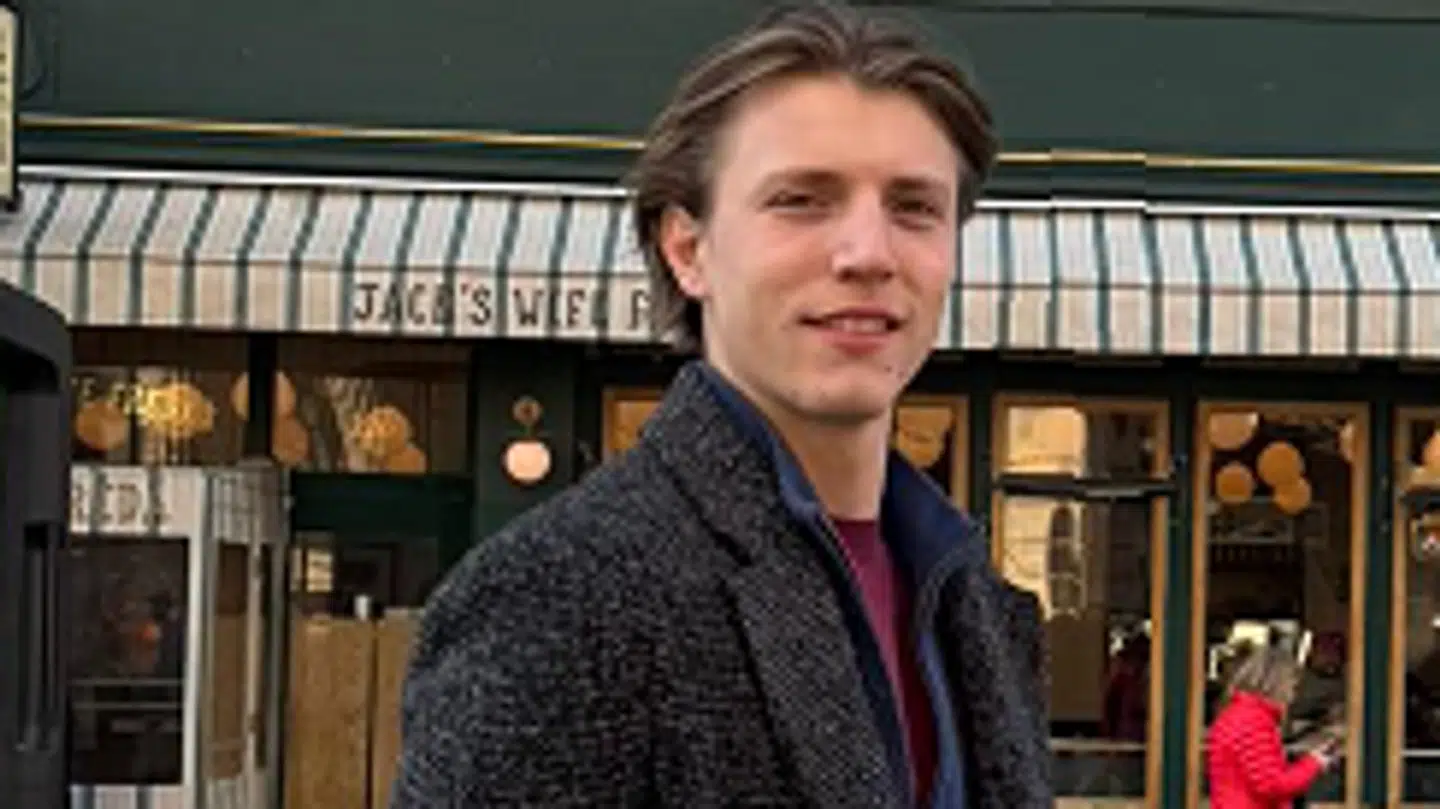 Her ses et billede af den savnede mand.