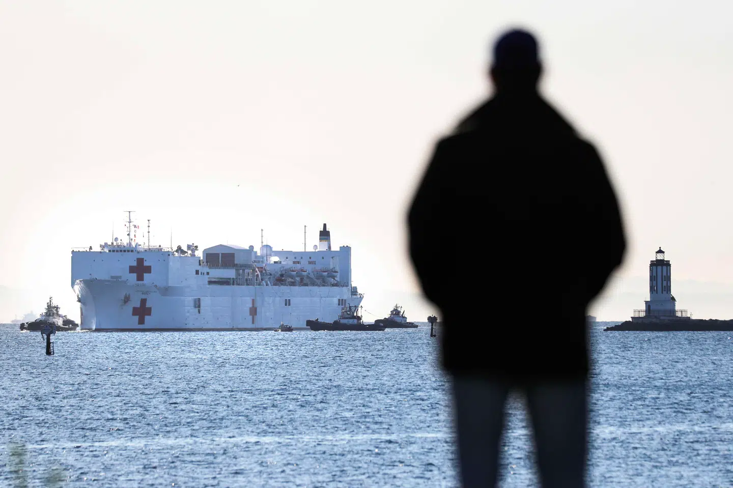 Natten til søndag har Donald Trump skrevet på Truth Social, at han vil sende et hospitalsskib til Grønland. Men ifølge dansk forsker afslører udmeldingen, hvor lidt Trump-administrationen sætter sig ind i de reelle udfordringer i det grønlandske sundhedsvæsen.