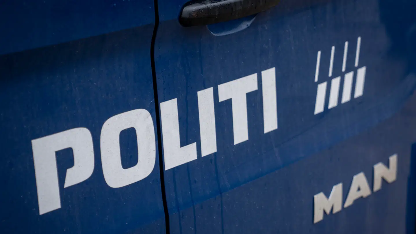 Patruljen blev tilkaldt til stedet, da en ung kvinde opførte sig aggressivt på diskoteket.