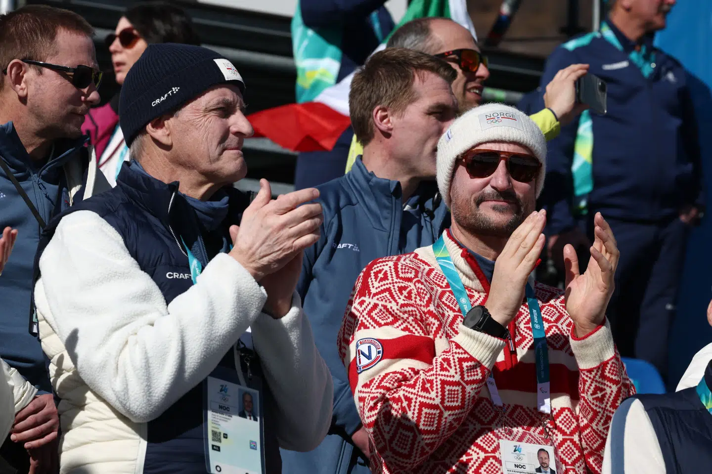 Statsminister Jonas Gahr Støre (til venstre) og kronprins Haakon (til højre) var til stede og så nogle af de norske atleter brillere ved vinter-OL i Norditalien. (Arkivfoto).