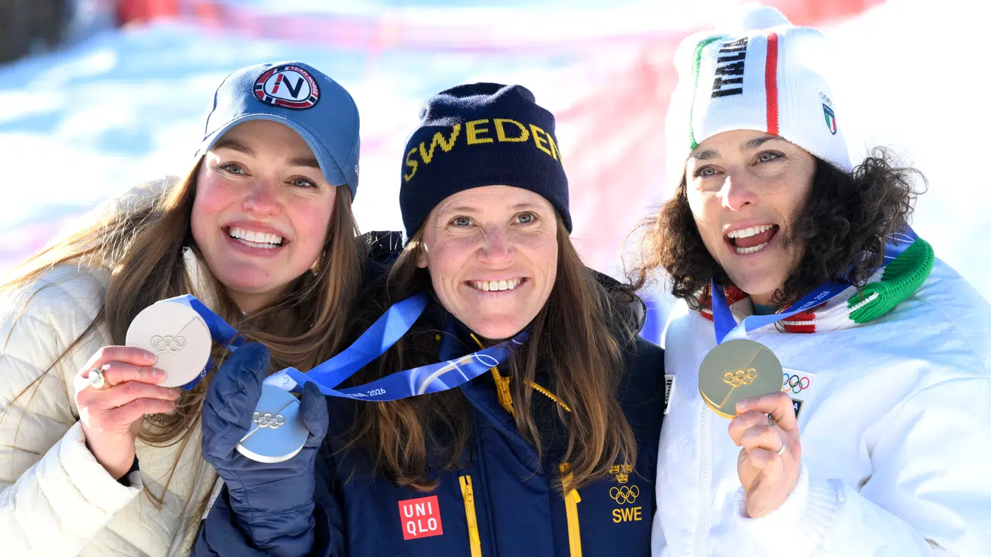 Thea Stjernesund (tv.) vandt en sølvmedalje ved det netop overståede vinter-OL.