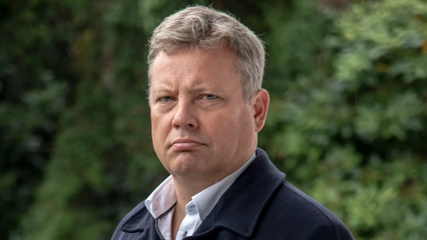 'Det er klart, at med den struktur man har i Grønland, hvor nogen bor i bygder, som man kun kan komme til og fra ved at sejle eller flyve, så er der noget ulighed. Men hvad vil man gøre ved det? Er det også Danmarks problem?' spørger politisk kommentar i Berlingske Jarl Cordua.