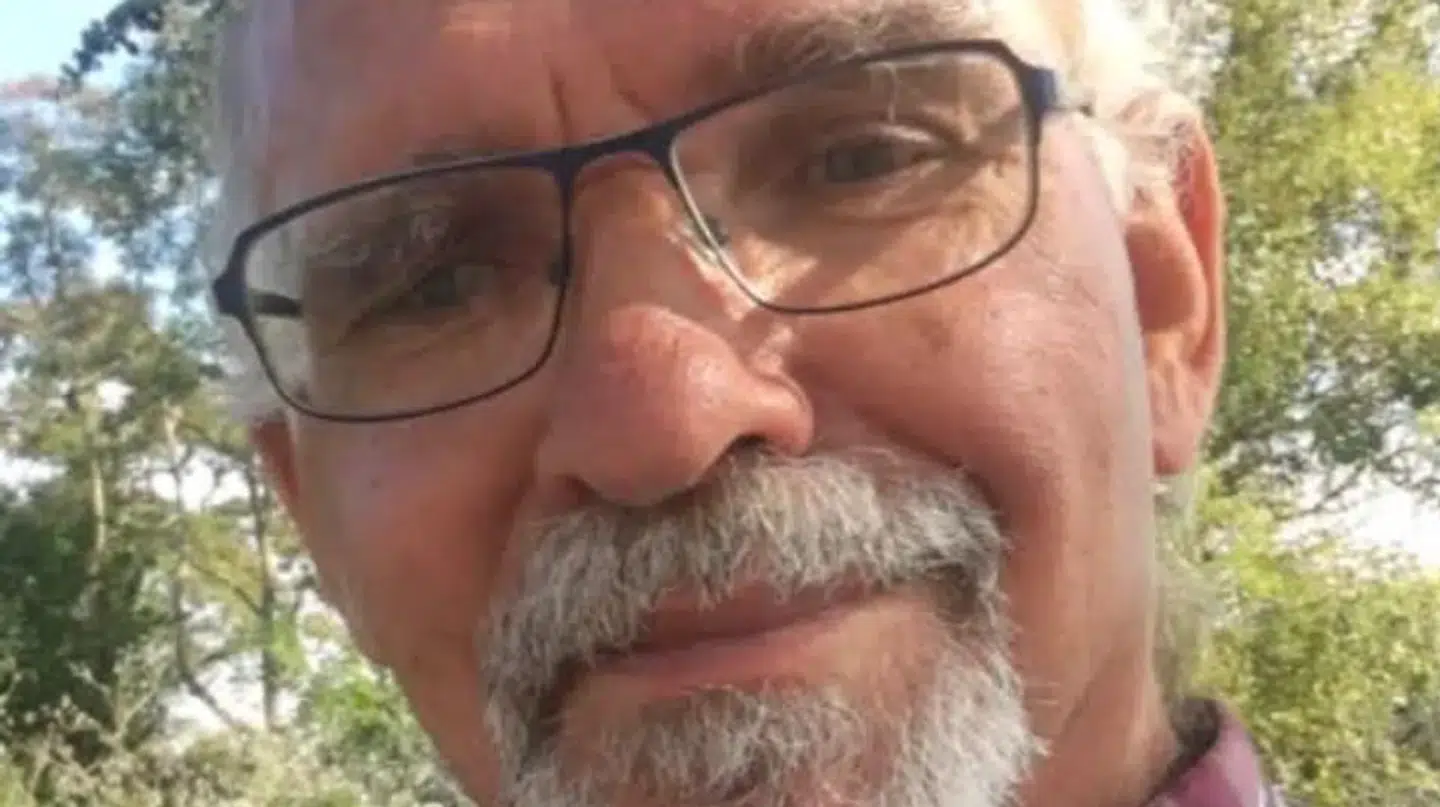 Den tidligere kommunaldirektør Henrik Johansen, 77, blev i maj sidste år overfaldet på en kirkegård i Svendborg. Et halvt år tid senere blev han myrdet og gemt i et skur.